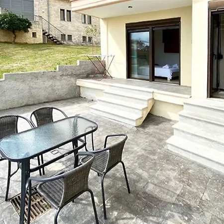 Afitos Guest House شقة