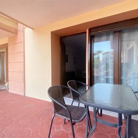 Afitos Guest House شقة