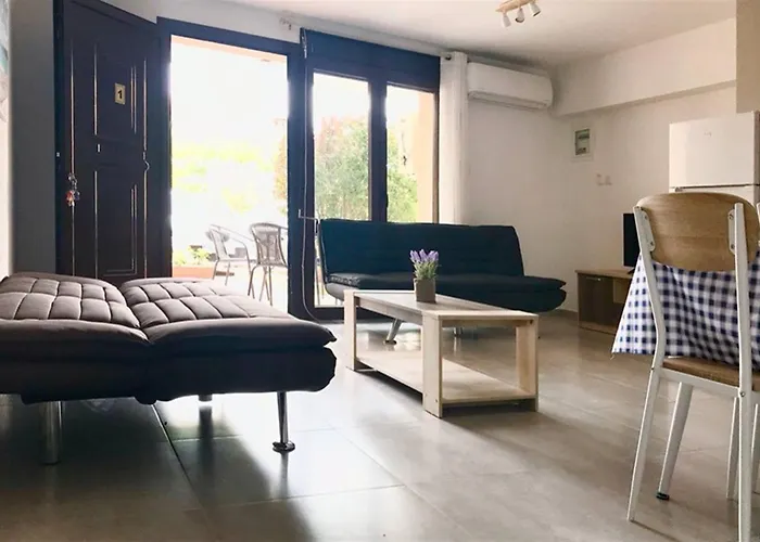 Afitos Guest House *