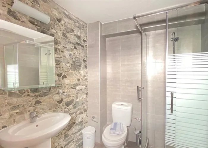 Daire Afitos Guest House *