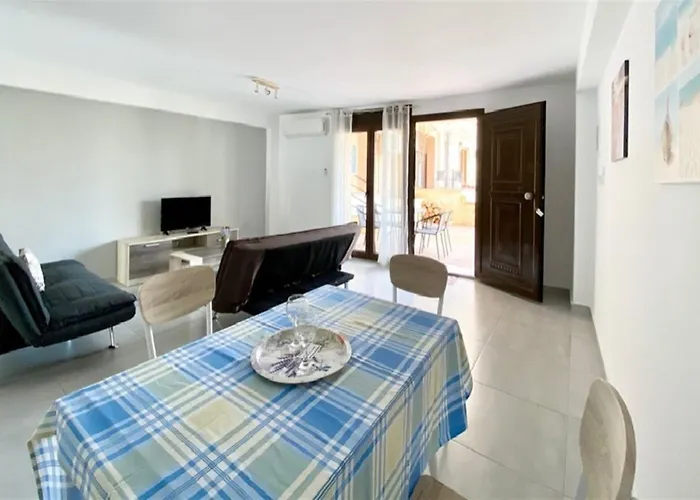 Afitos Guest House Apartmán *
